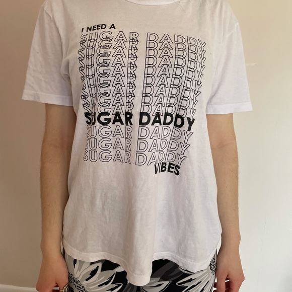 I need a sugar daddy T-shirt. No cap needed - Picture 2 of 3